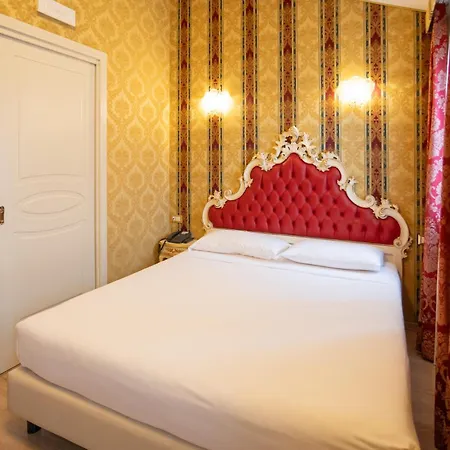 Duomo Boutique Hotel *
